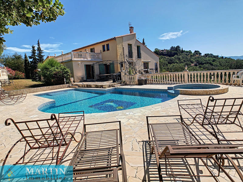 Villa - 269 m² - 12 pièces