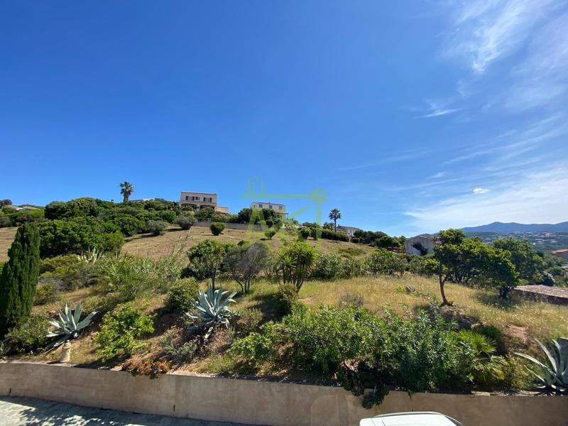 Maison - 220 m² - 6 pièces