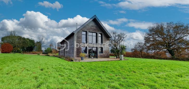 Maison - 168 m² - 8 pièces