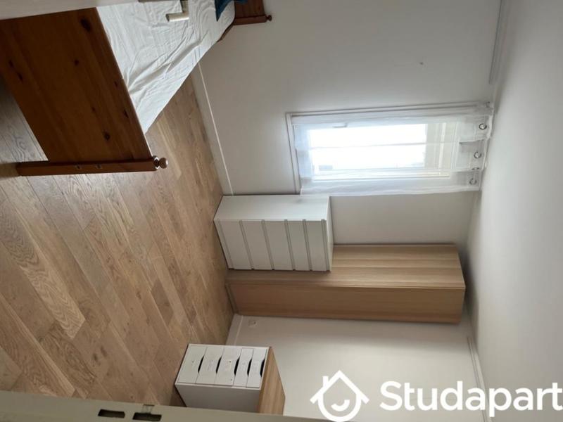 Chambre - 13 m² - 1 pièce