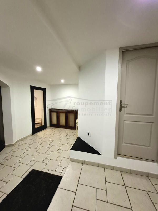 Maison - 230 m² - 6 pièces