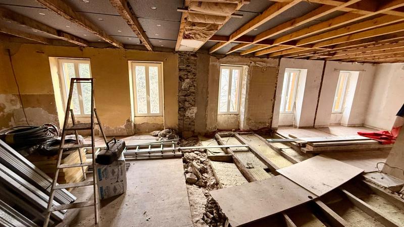 Maison - 224 m² - 9 pièces