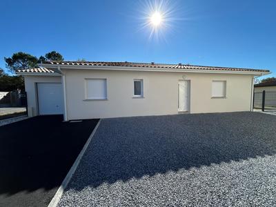 Maison - 85 m² - 4 pièces