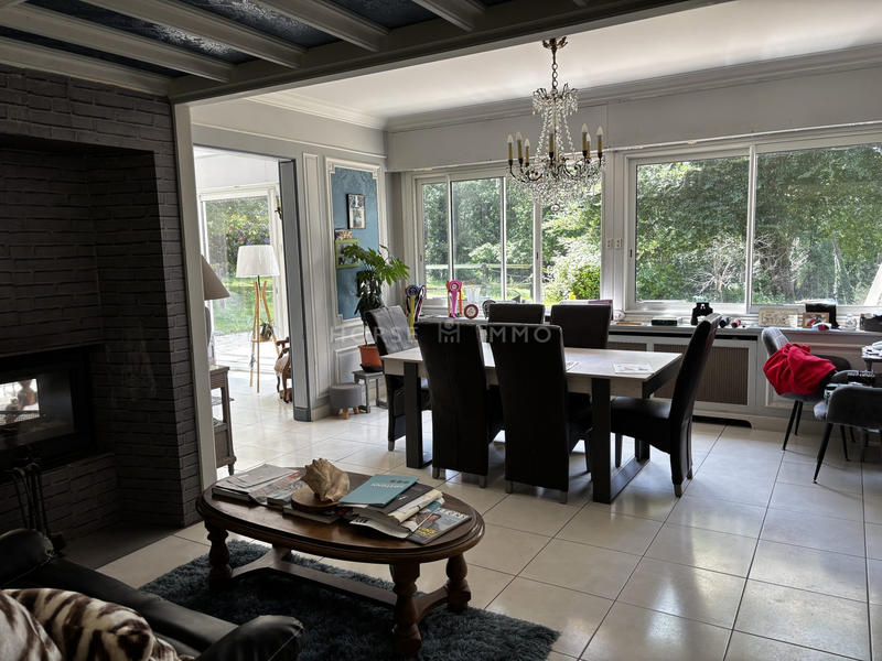 Maison - 231 m² - 7 pièces