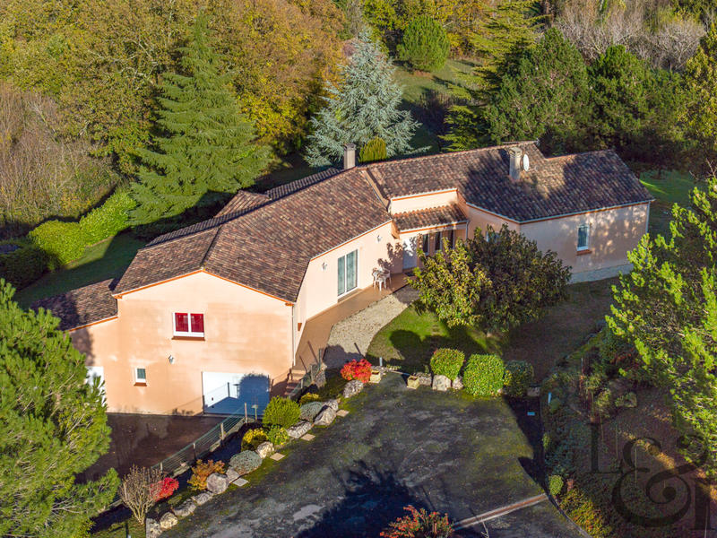 Maison - 174 m² - 6 pièces