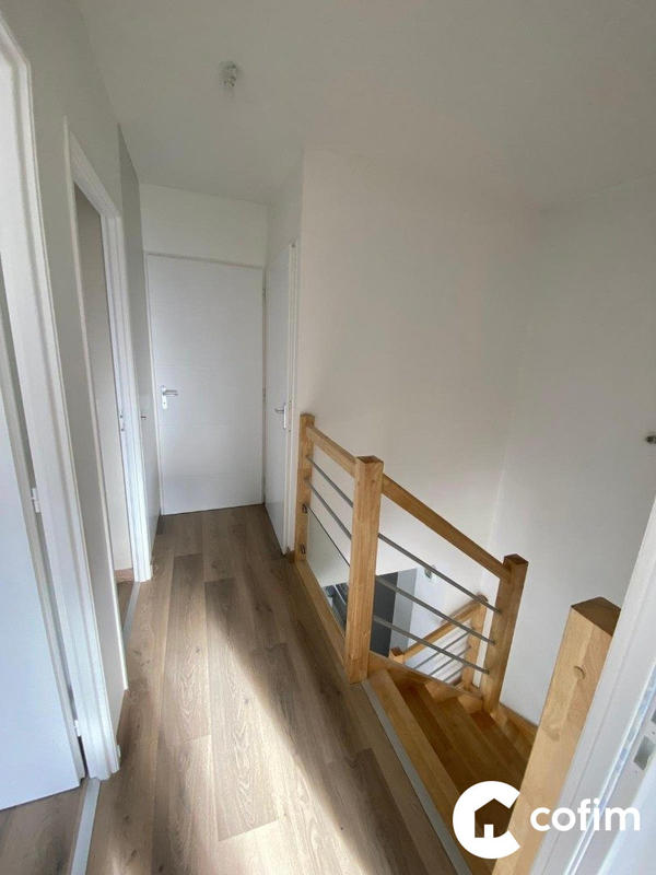 Maison - 99 m² - 5 pièces