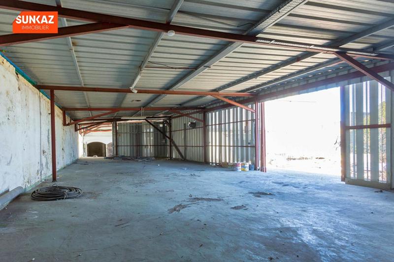 Local commercial - 617 m²