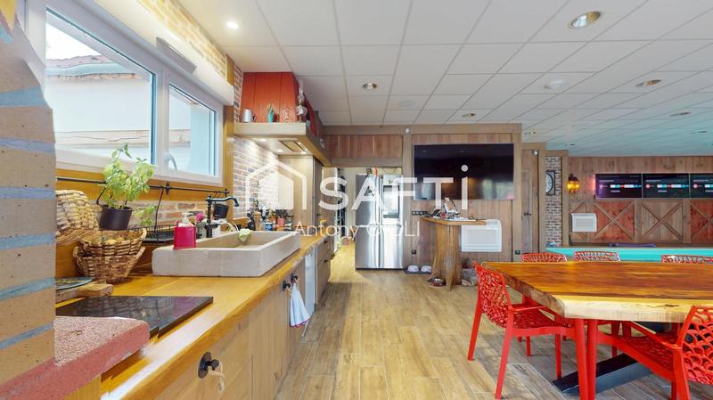 Maison - 280 m² - 6 pièces