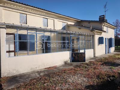 Maison - 90 m² - 5 pièces