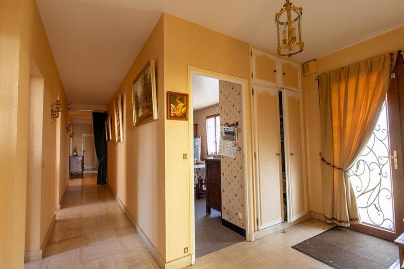 Maison - 308 m² - 10 pièces