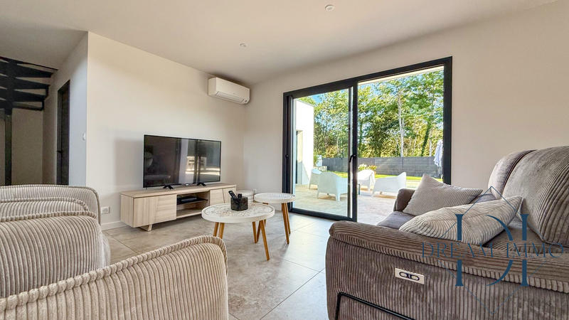 Maison contemporaine - 198 m² - 7 pièces