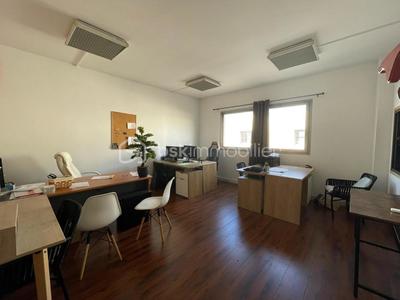 Bureau - 47 m² - 2 pièces