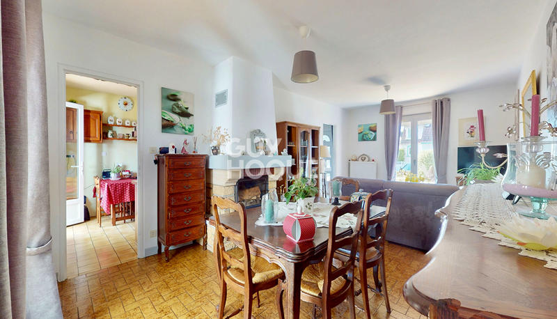 Maison - 98 m² - 5 pièces