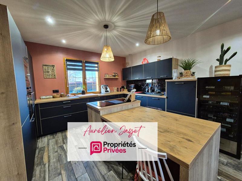 Maison - 145 m² - 6 pièces