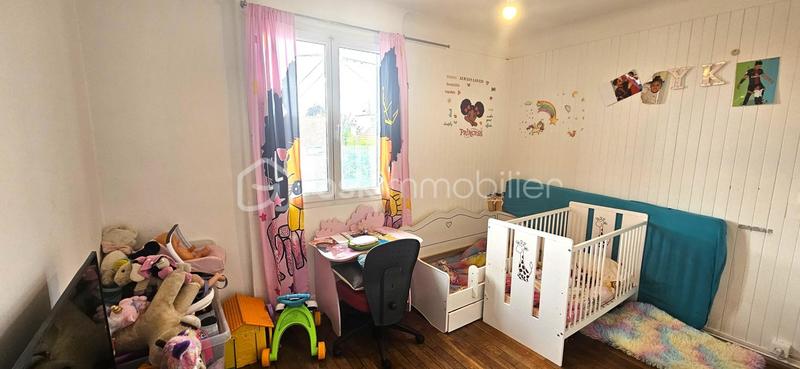 Maison - 270 m² - 11 pièces