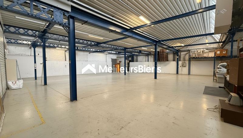 Entrepôt - 659 m² - 1 pièce