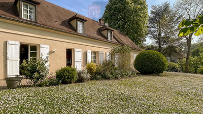 Maison - 210 m² - 6 pièces