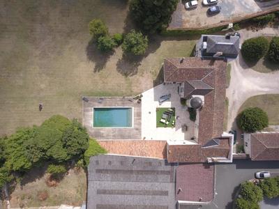 Maison - 460 m² - 18 pièces