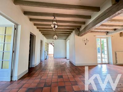 Maison - 180 m² - 8 pièces