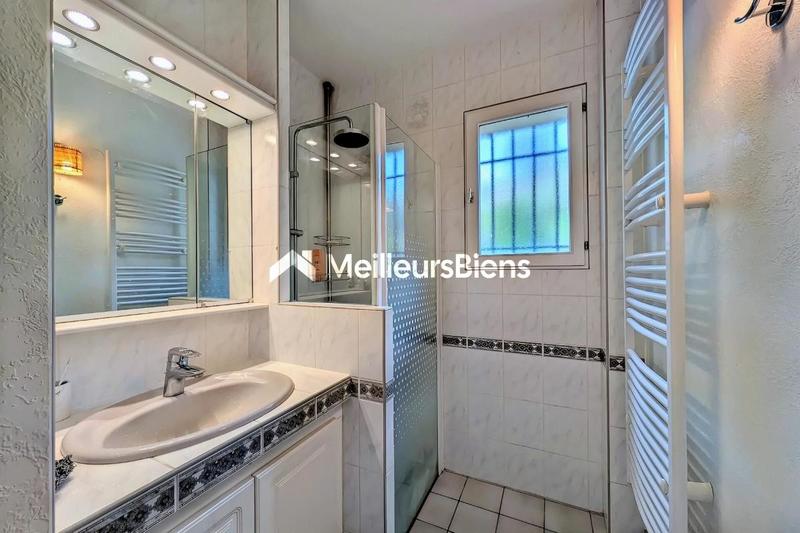 Maison - 102 m² - 6 pièces