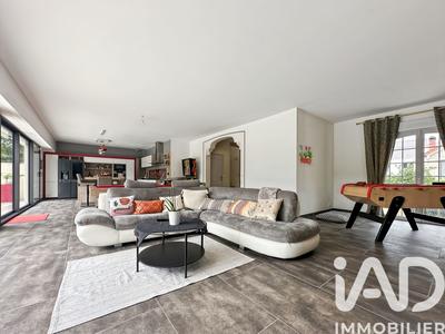 Maison - 188 m² - 9 pièces