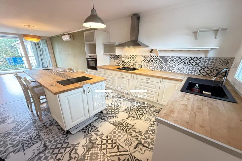 Appartement - 80 m² - 3 pièces