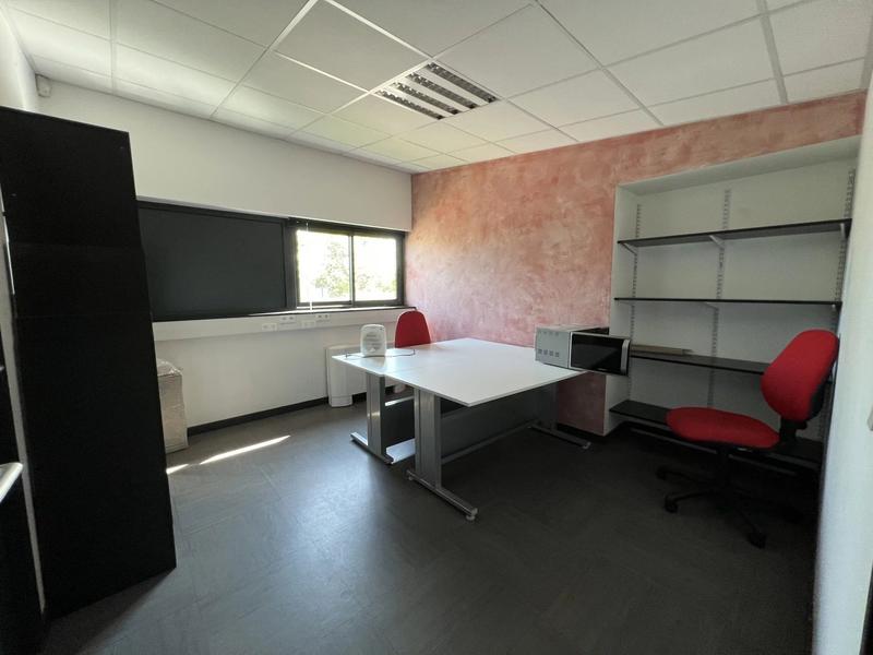 Bureau - 11 m² - 1 pièce