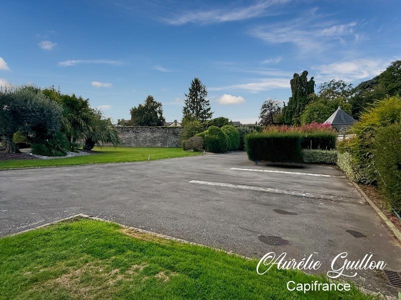 Maison - 254 m² - 9 pièces