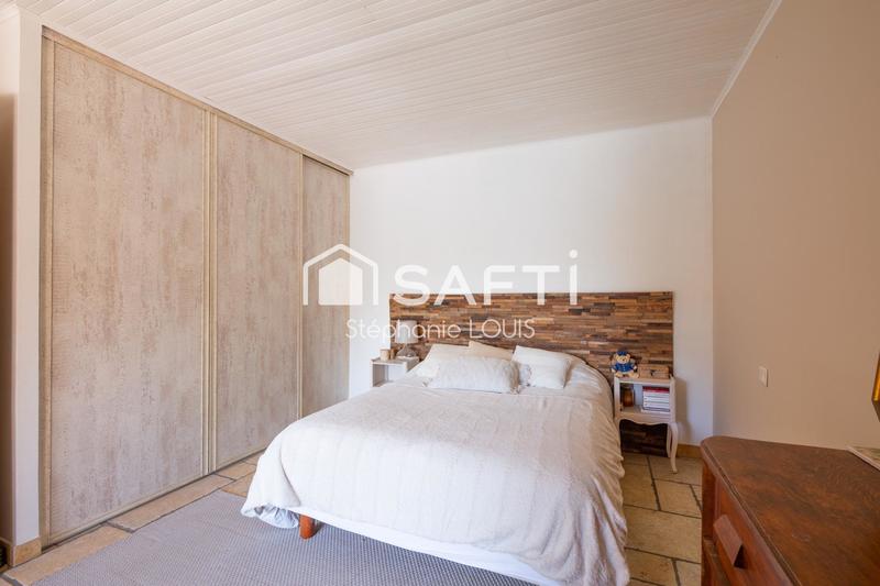 Maison - 220 m² - 8 pièces