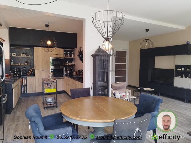 Maison - 302 m² - 7 pièces