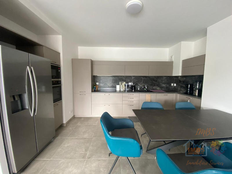 Appartement - 85 m² - 4 pièces