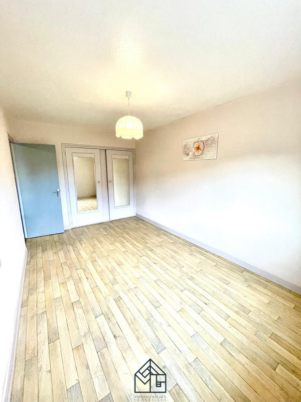 Maison - 185 m² - 7 pièces