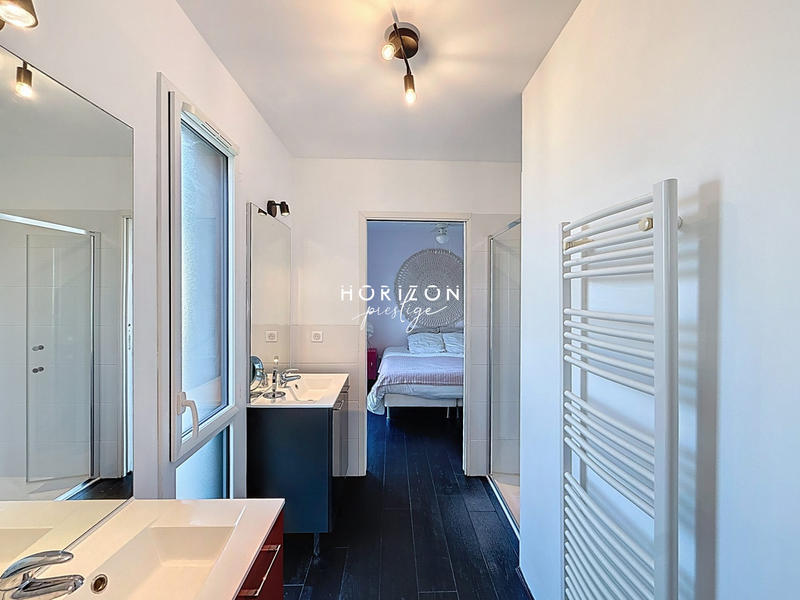 Maison contemporaine - 200 m² - 8 pièces