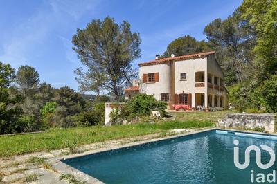 Maison - 160 m² - 7 pièces