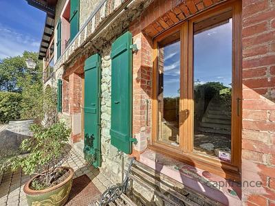 Maison - 210 m² - 6 pièces