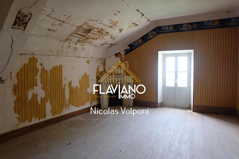 Maison - 205 m² - 7 pièces