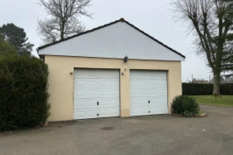Propriété - 196 m² - 5 pièces