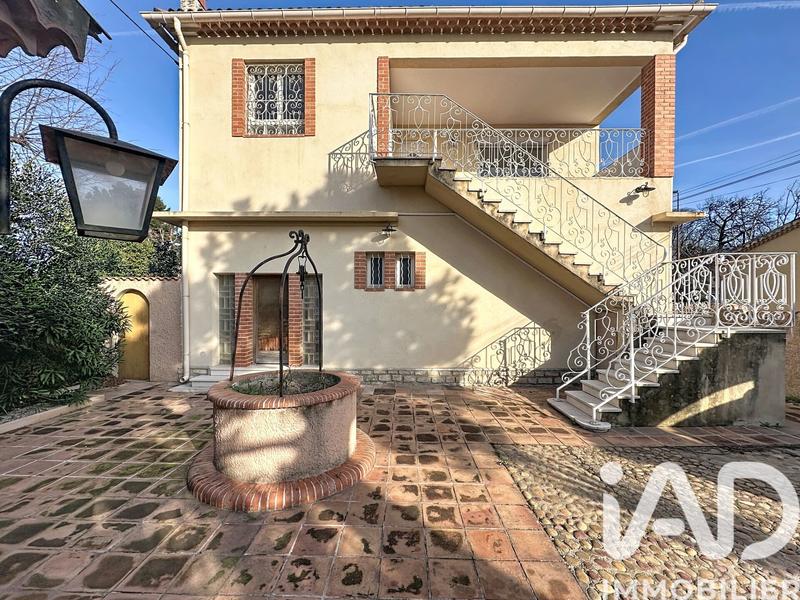 Maison - 200 m² - 7 pièces