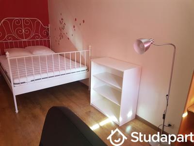 Chambre - 12 m² - 1 pièce