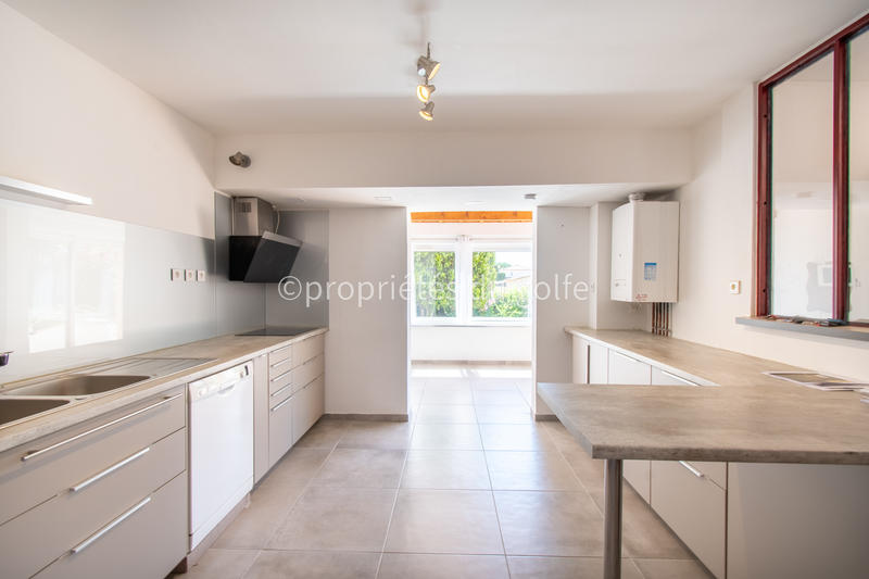 Maison - 309 m² - 9 pièces