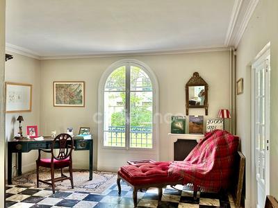 Propriété - 380 m² - 15 pièces