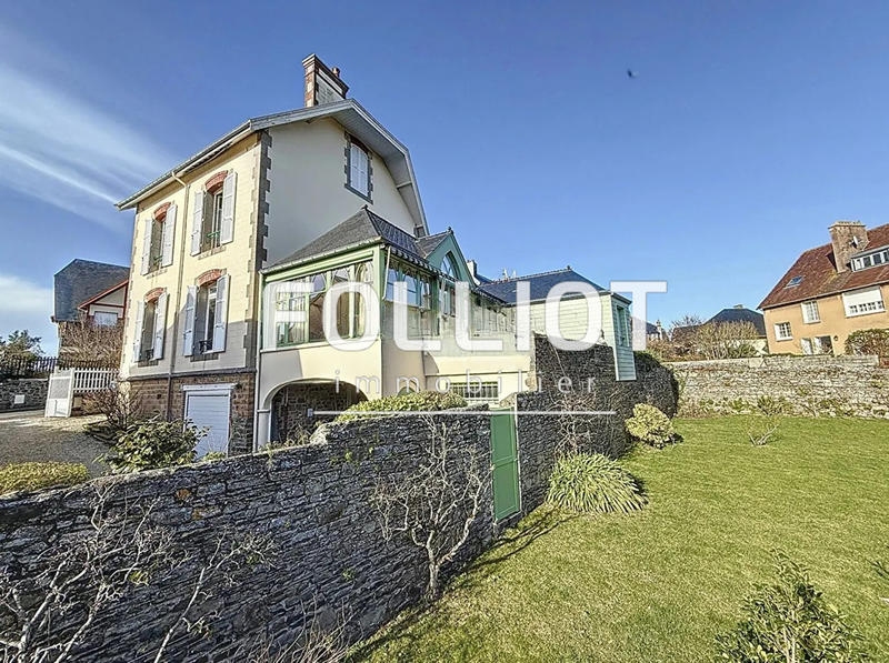 Maison - 187 m² - 8 pièces