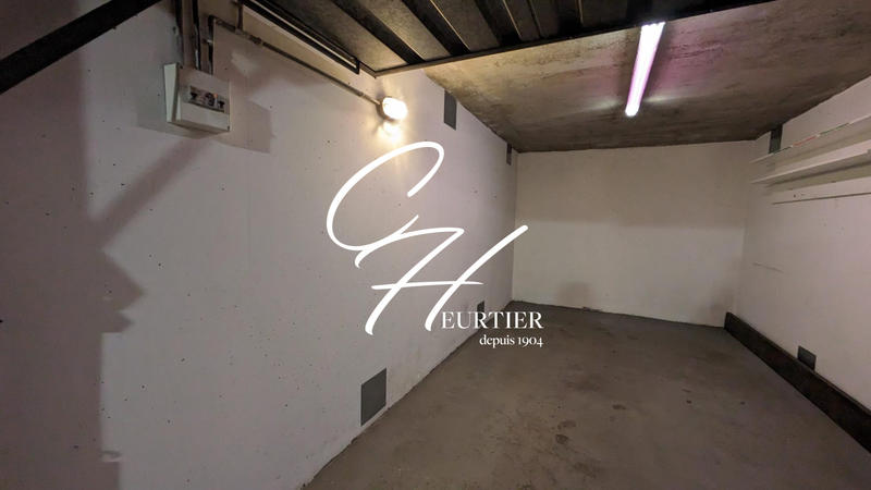 Parking / Garage - 14 m²