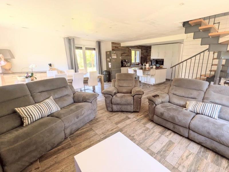 Maison - 184 m² - 6 pièces