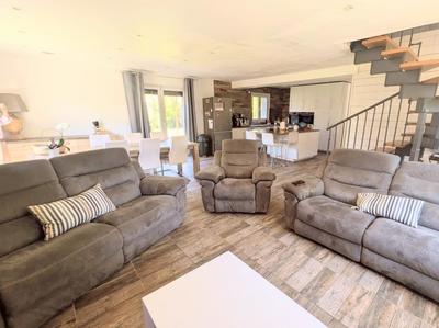 Maison - 184 m² - 6 pièces