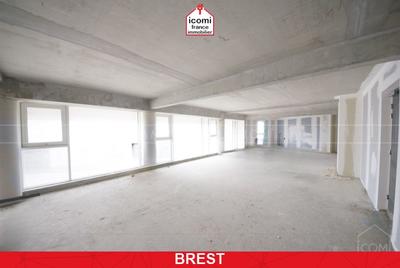 Local commercial - 140 m² - 5 pièces