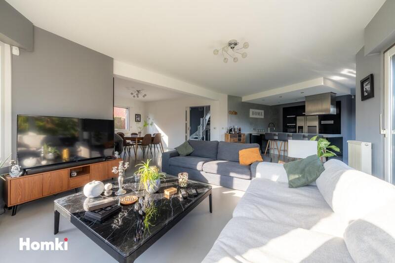 Maison - 181 m² - 7 pièces