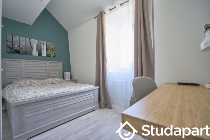 Chambre - 10 m² - 1 pièce