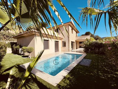 Villa - 180 m² - 5 pièces