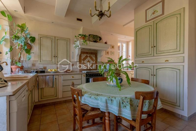 Demeure - 208 m² - 7 pièces